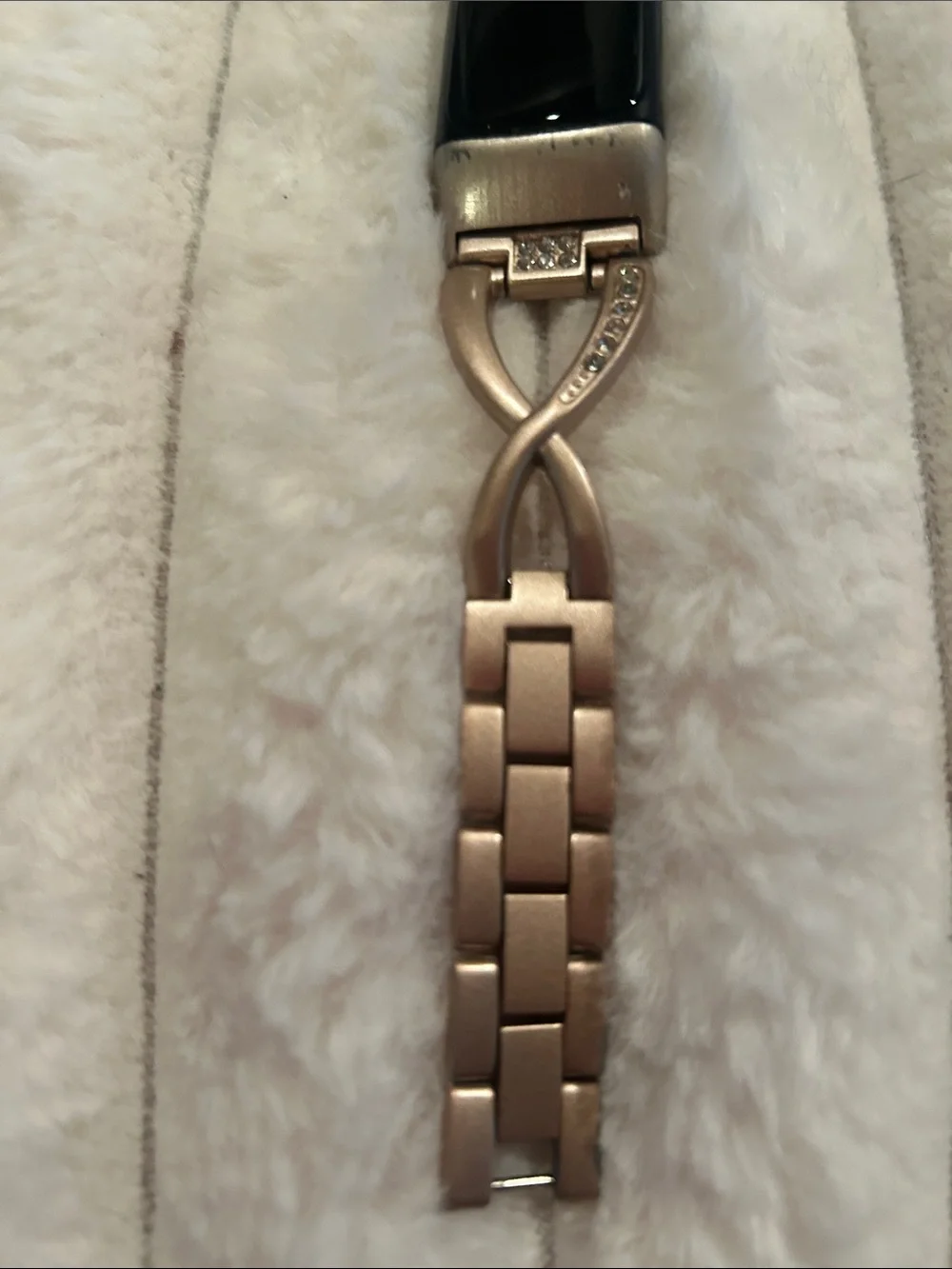 Fitbit charge 6, Fitness Tracker with Gold Decorative Bracelet Strap